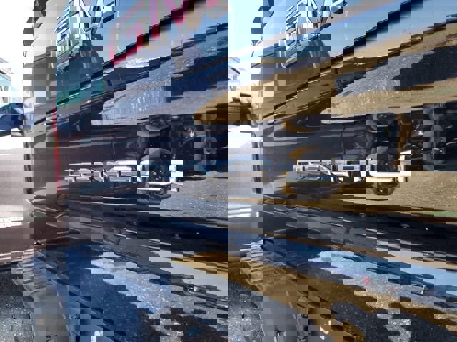 New 2026 GMC Sierra 1500 Denali w/ Denali Reserve Package AWD/4WD image 9