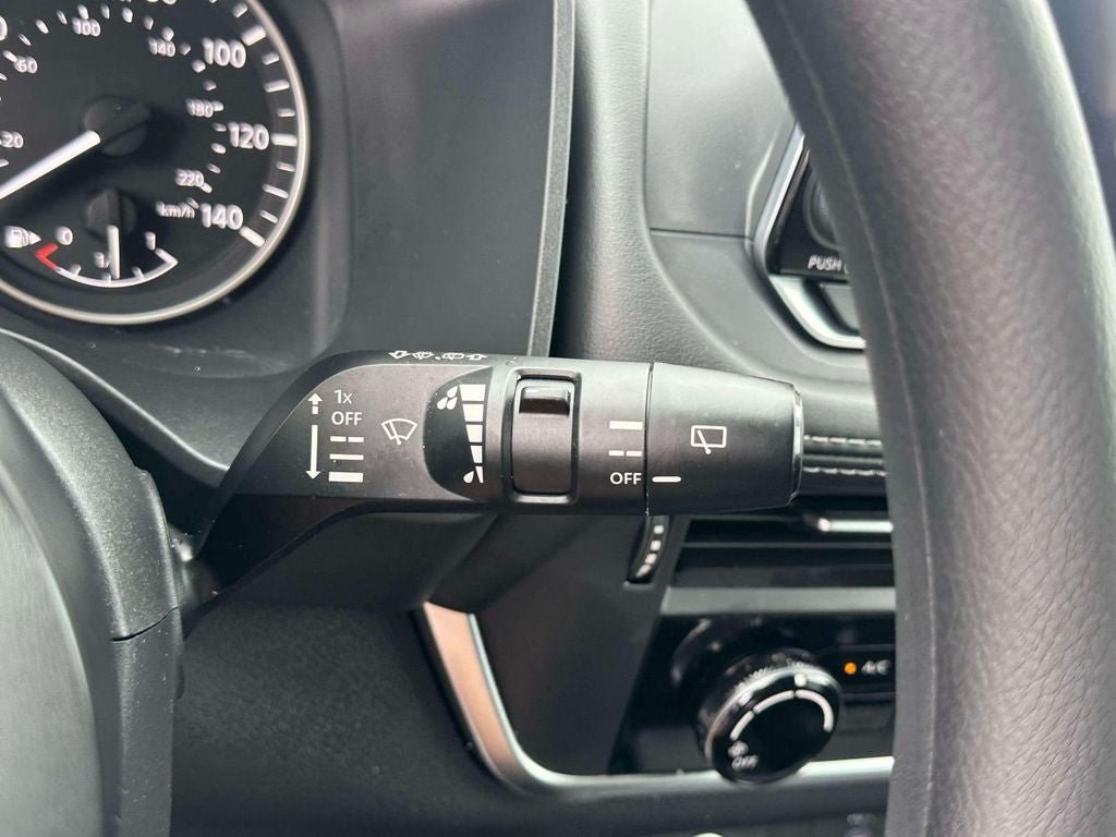 Used 2023 Nissan Rogue S AWD/4WD image 23