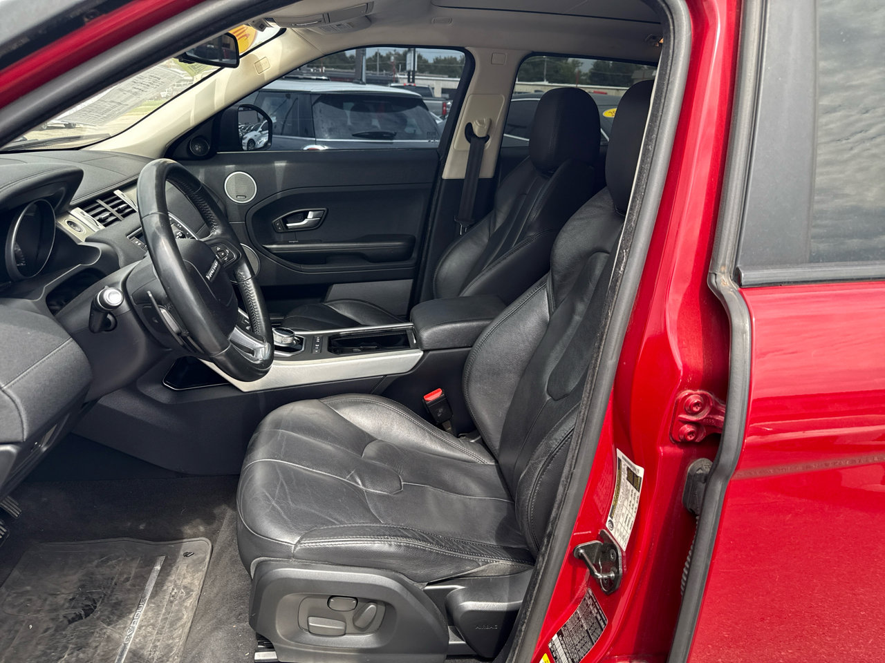 Used 2015 Land Rover Range Rover Evoque Pure Plus image 11