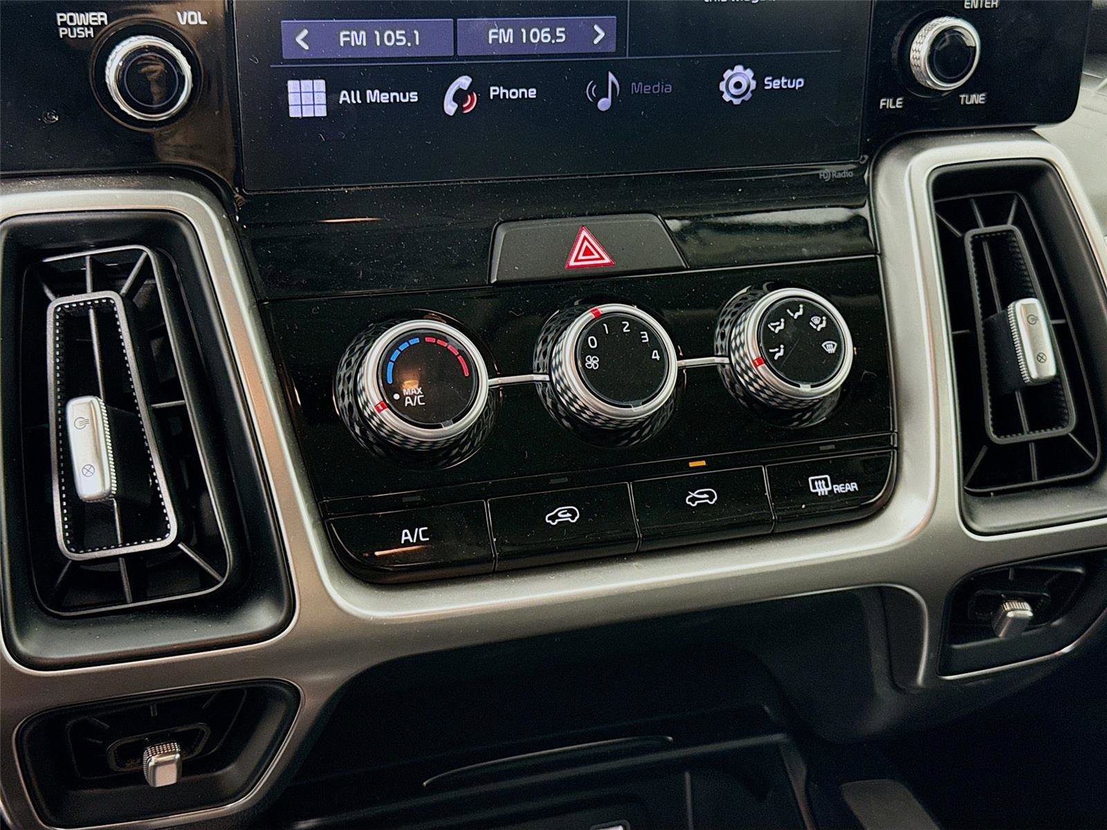 Used 2021 Kia Sorento LX image 12