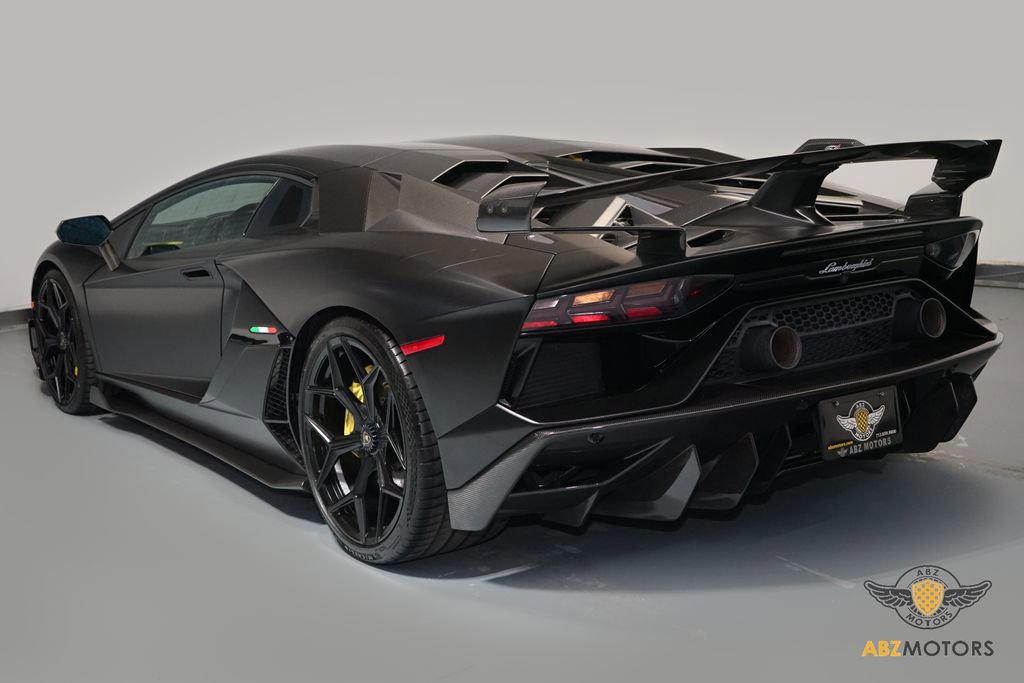 Used 2019 Lamborghini Aventador SVJ image 8