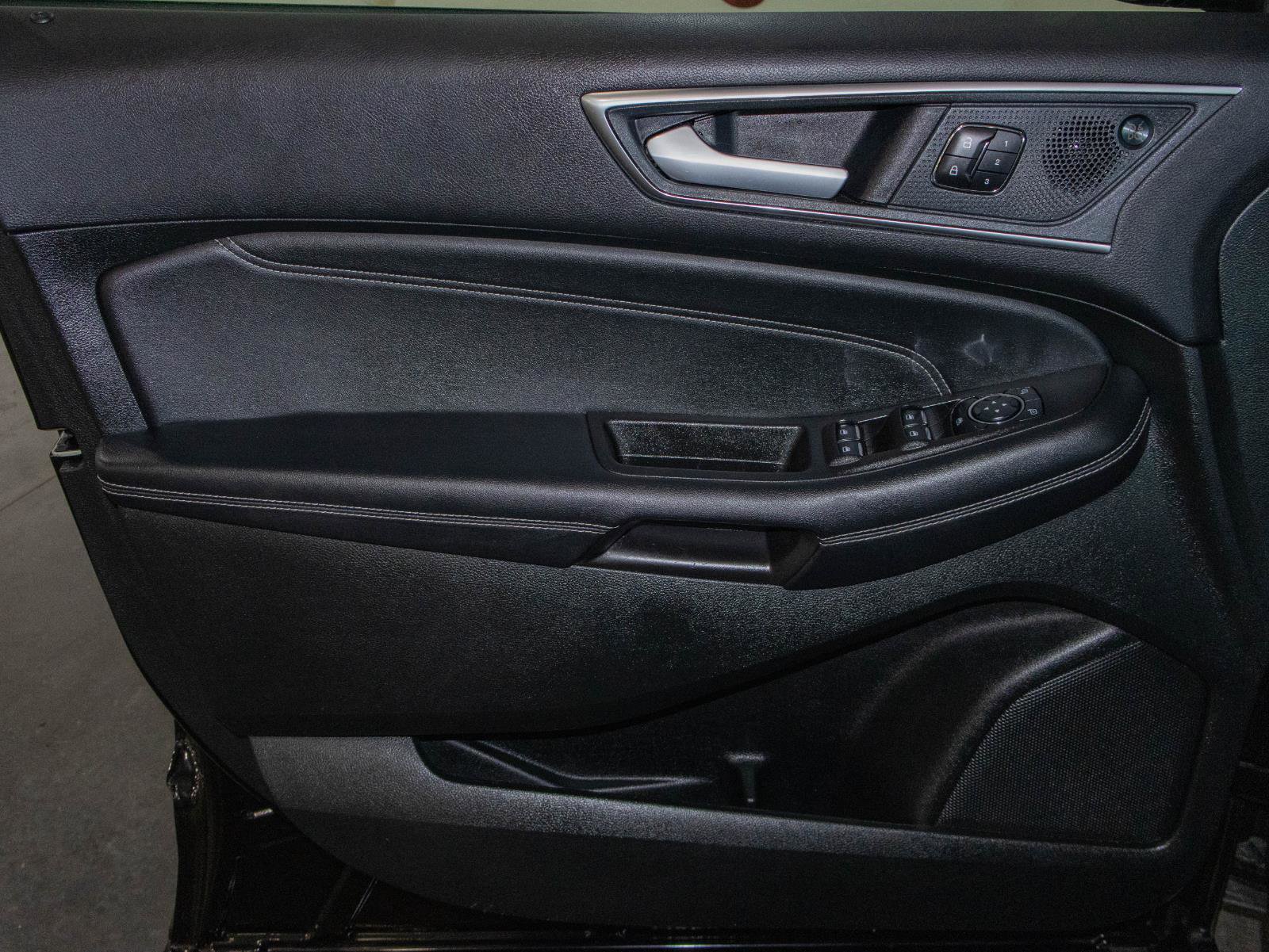 Used 2024 Ford Edge Titanium image 10