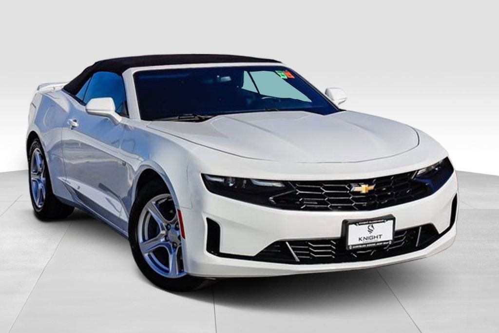 Used 2023 Chevrolet Camaro LT image 2