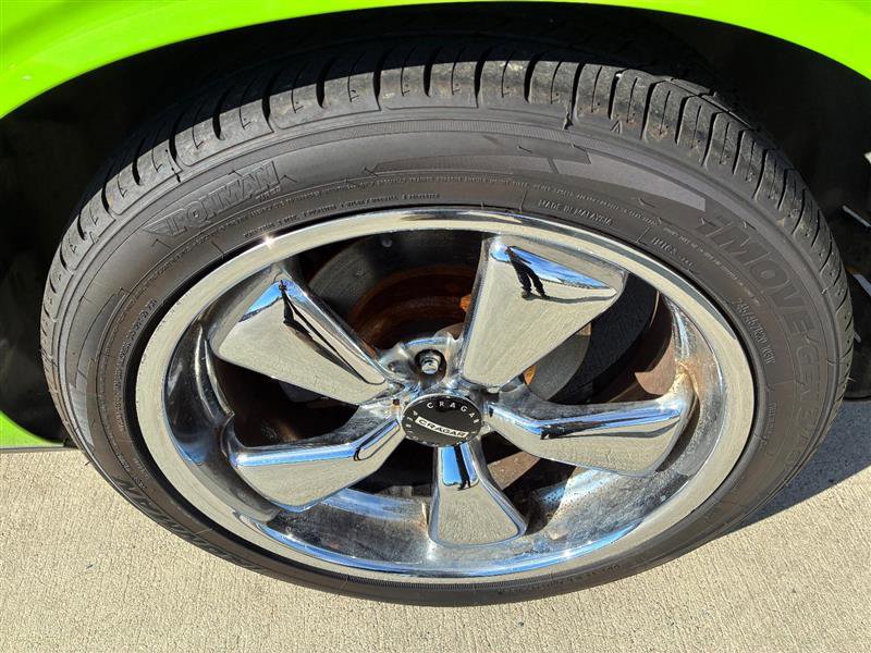 Used 2015 Dodge Challenger R/T image 11