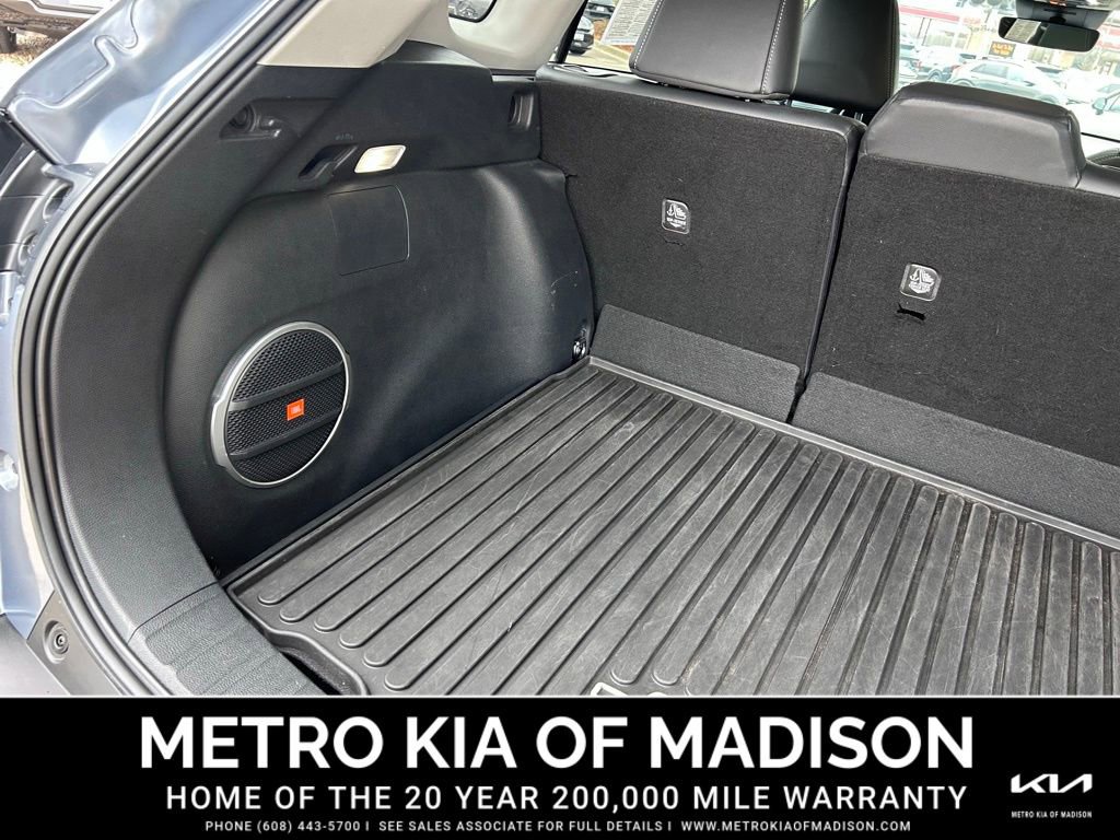 Used 2023 Toyota Corolla Cross XLE image 36