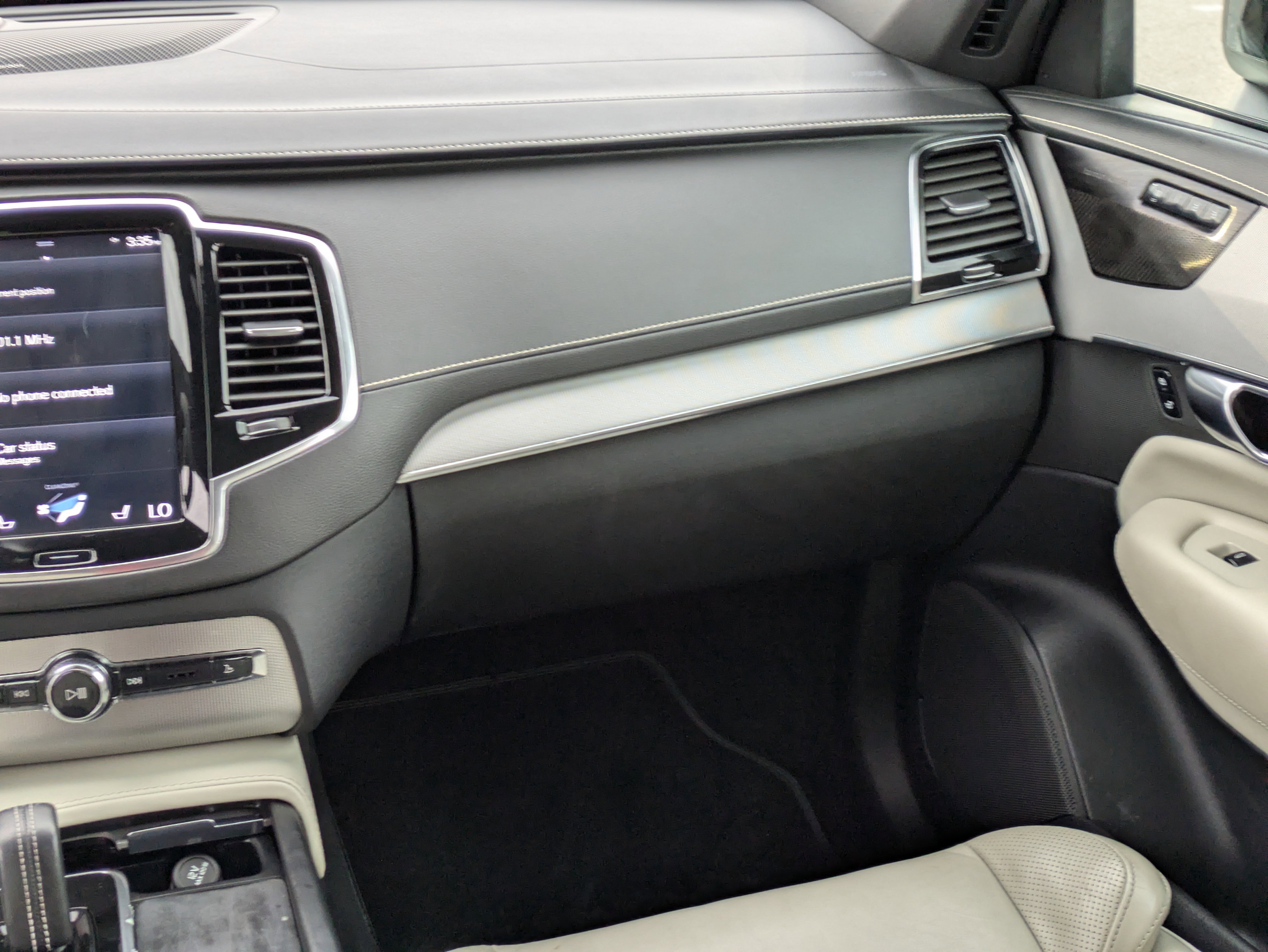 Used 2022 Volvo XC90 T8 R-Design w/ Advanced Package image 20