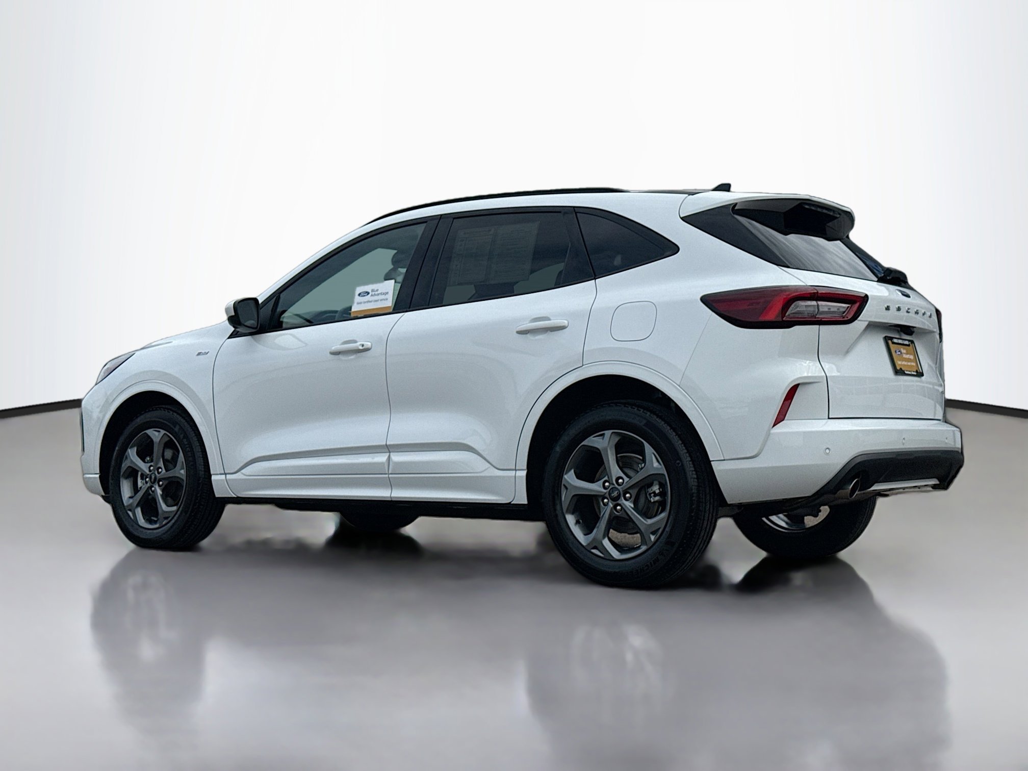 Certified 2023 Ford Escape ST-Line Select w/ Tech Pack #2 image 13