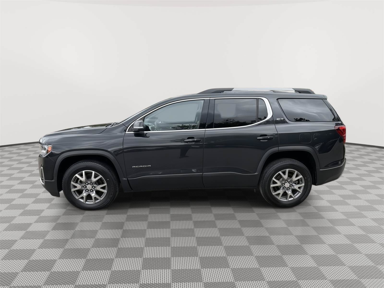 Used 2020 GMC Acadia SLT w/ LPO, Floor Liner Package AWD/4WD image 4
