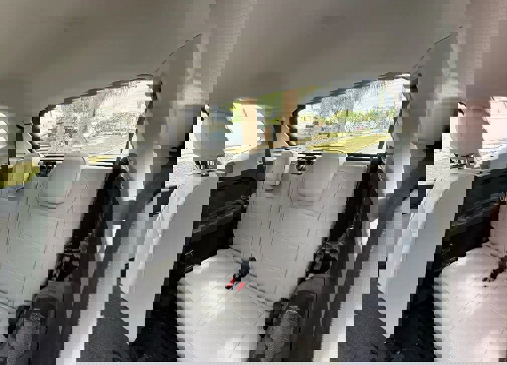 Used 2019 Volkswagen Tiguan SE w/ Panoramic Sunroof Package image 14