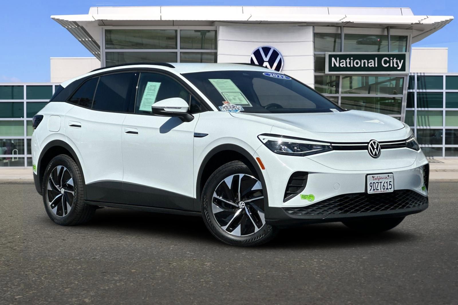 Certified 2022 Volkswagen ID.4 Pro AWD/4WD image 2