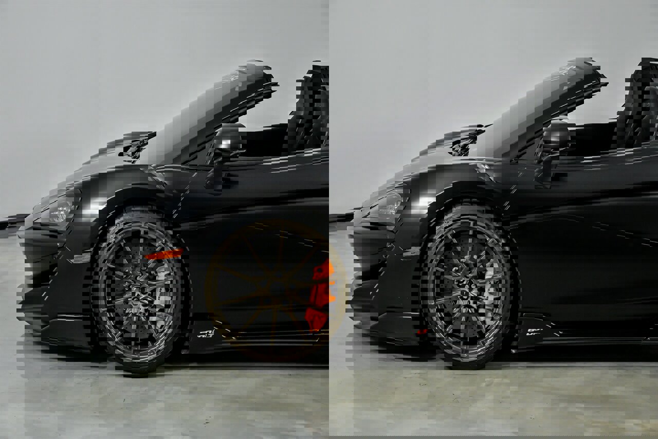 Used 2020 McLaren 600LT Spider image 6