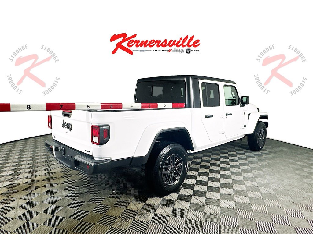 New 2025 Jeep Gladiator Sport image 7