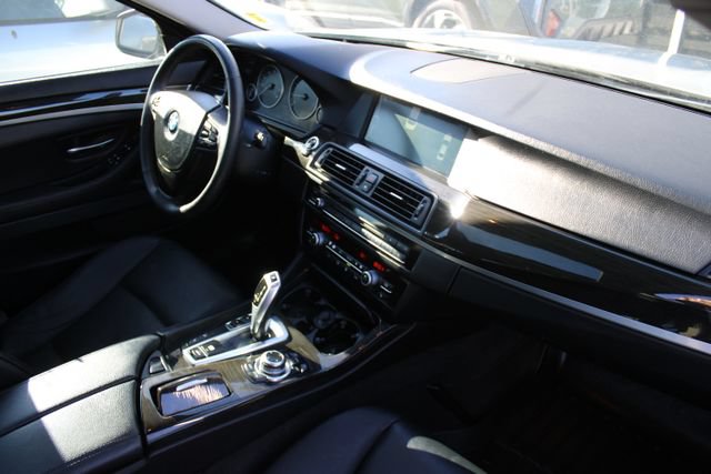 Used 2012 BMW 528i xDrive Sedan AWD/4WD image 18