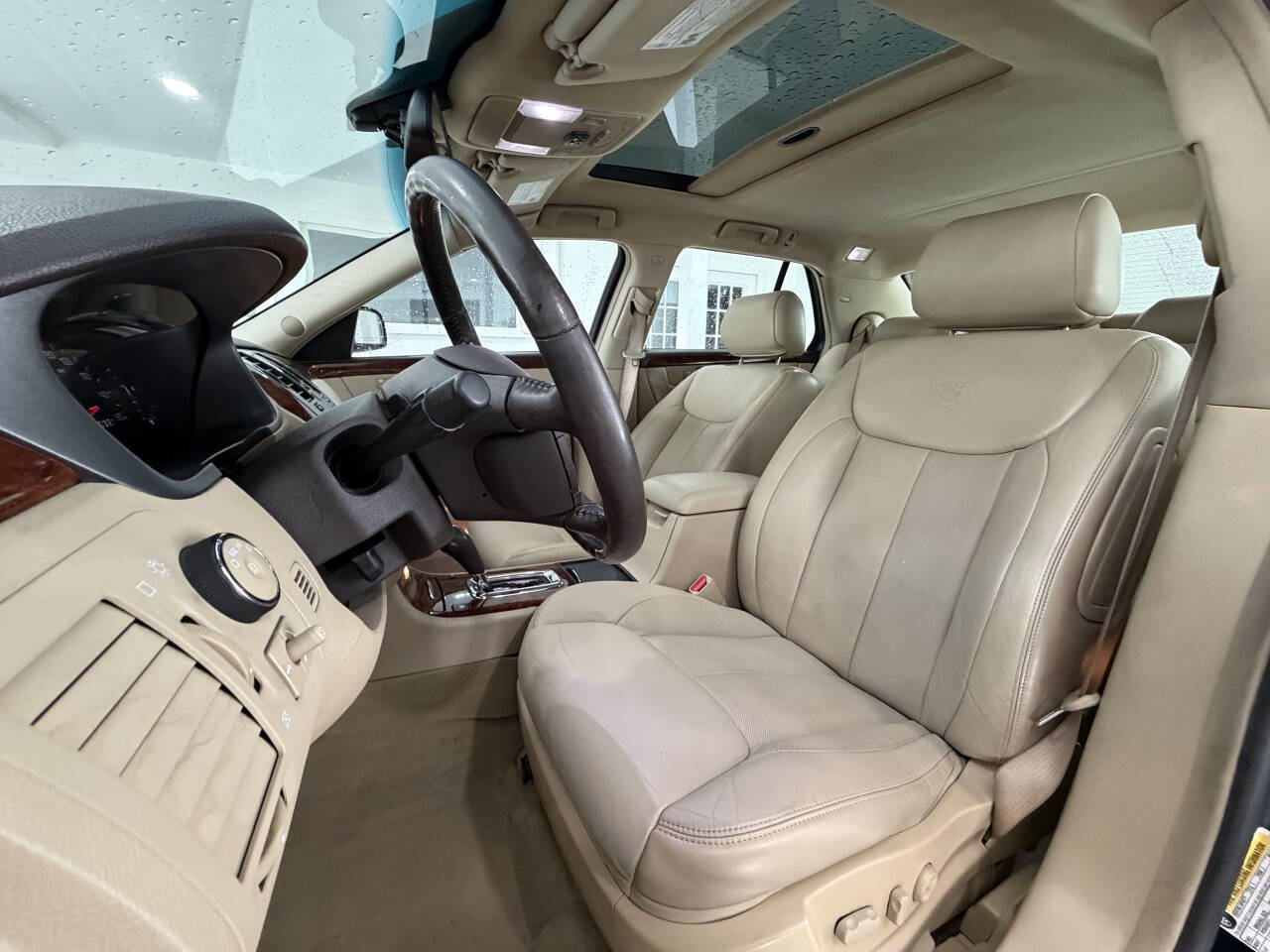 Used 2007 Cadillac DTS Luxury I w/ Trunk Convenience Package FWD image 17