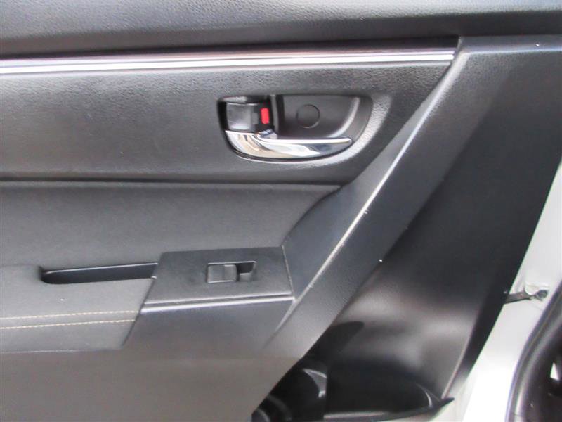 Used 2018 Toyota Corolla LE image 20
