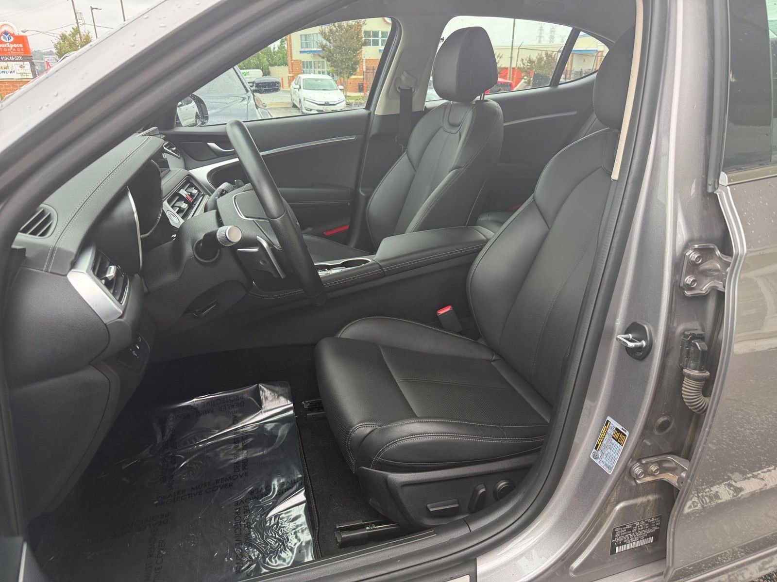 Used 2025 Genesis G70 2.5T image 36