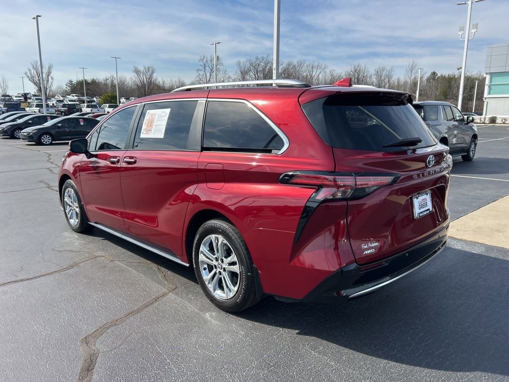 Used 2024 Toyota Sienna Platinum image 20