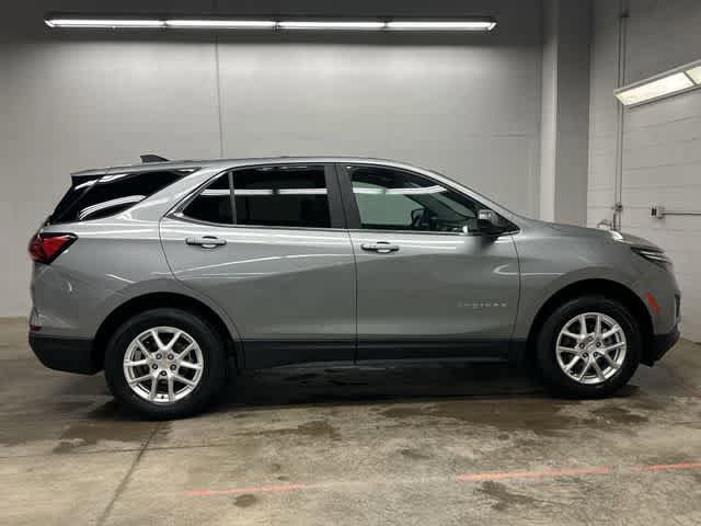 Used 2024 Chevrolet Equinox LT AWD/4WD image 3