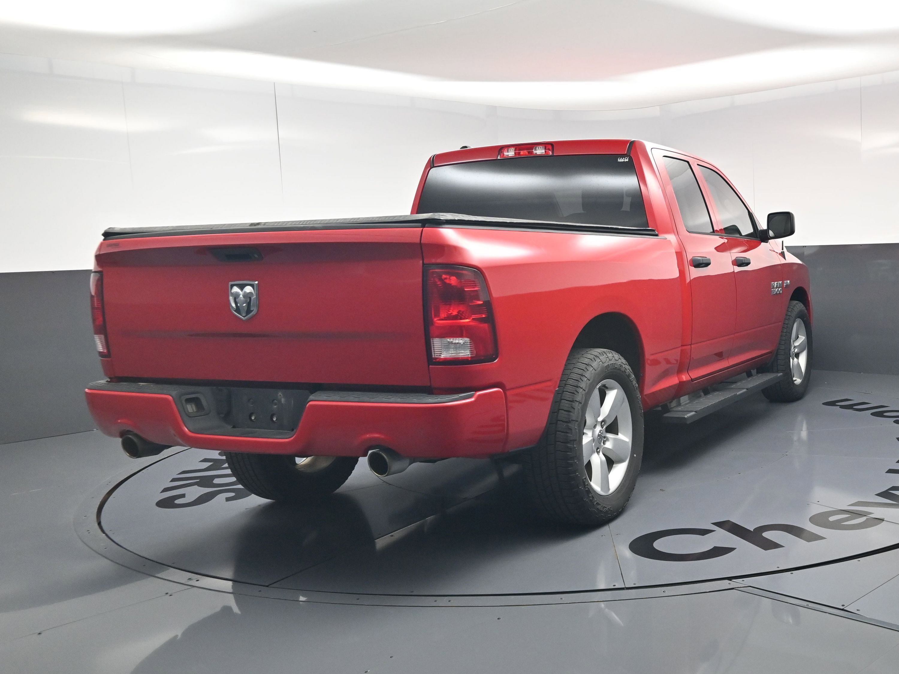 Used 2015 RAM 1500 Express RWD image 9