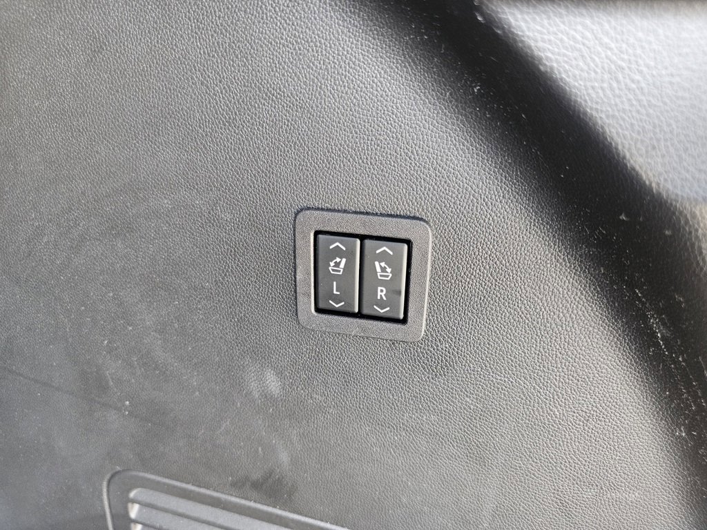 Used 2024 Buick Enclave Premium image 18