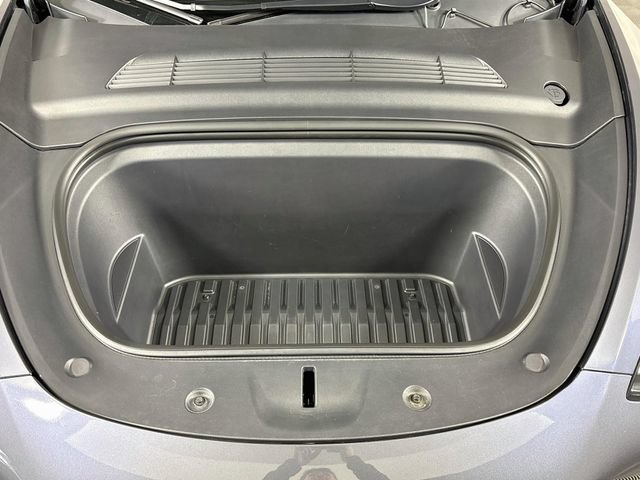 Used 2022 Tesla Model Y Long Range AWD/4WD image 28