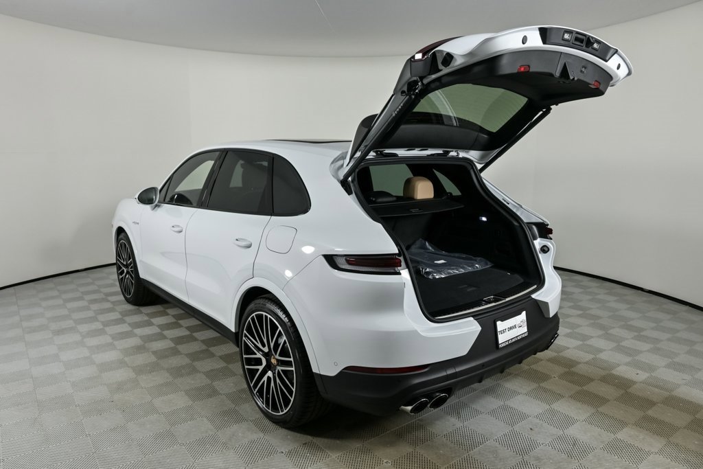 New 2026 Porsche Cayenne E-Hybrid image 35