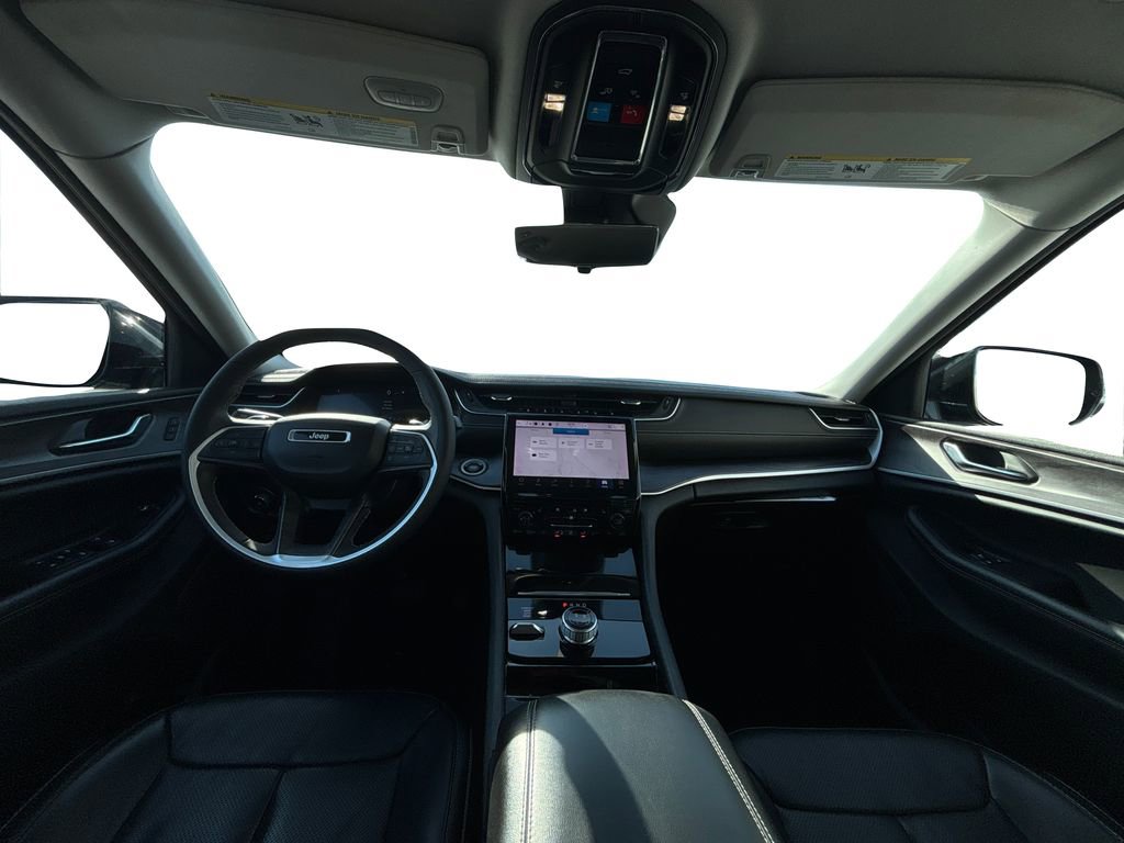 Used 2023 Jeep Grand Cherokee Limited w/ Luxury Tech Group II image 20