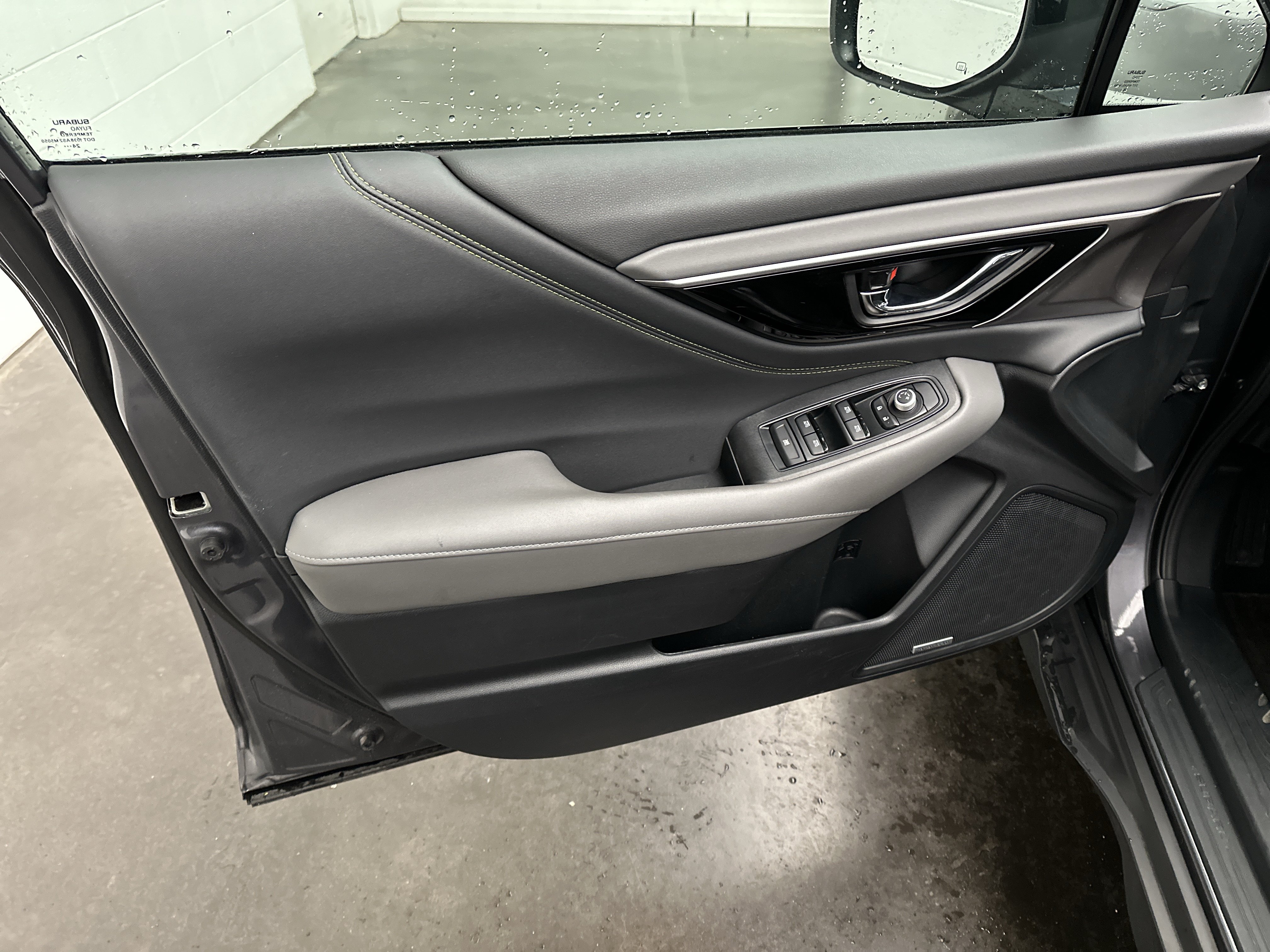 Used 2025 Subaru Outback Onyx Edition AWD/4WD image 16