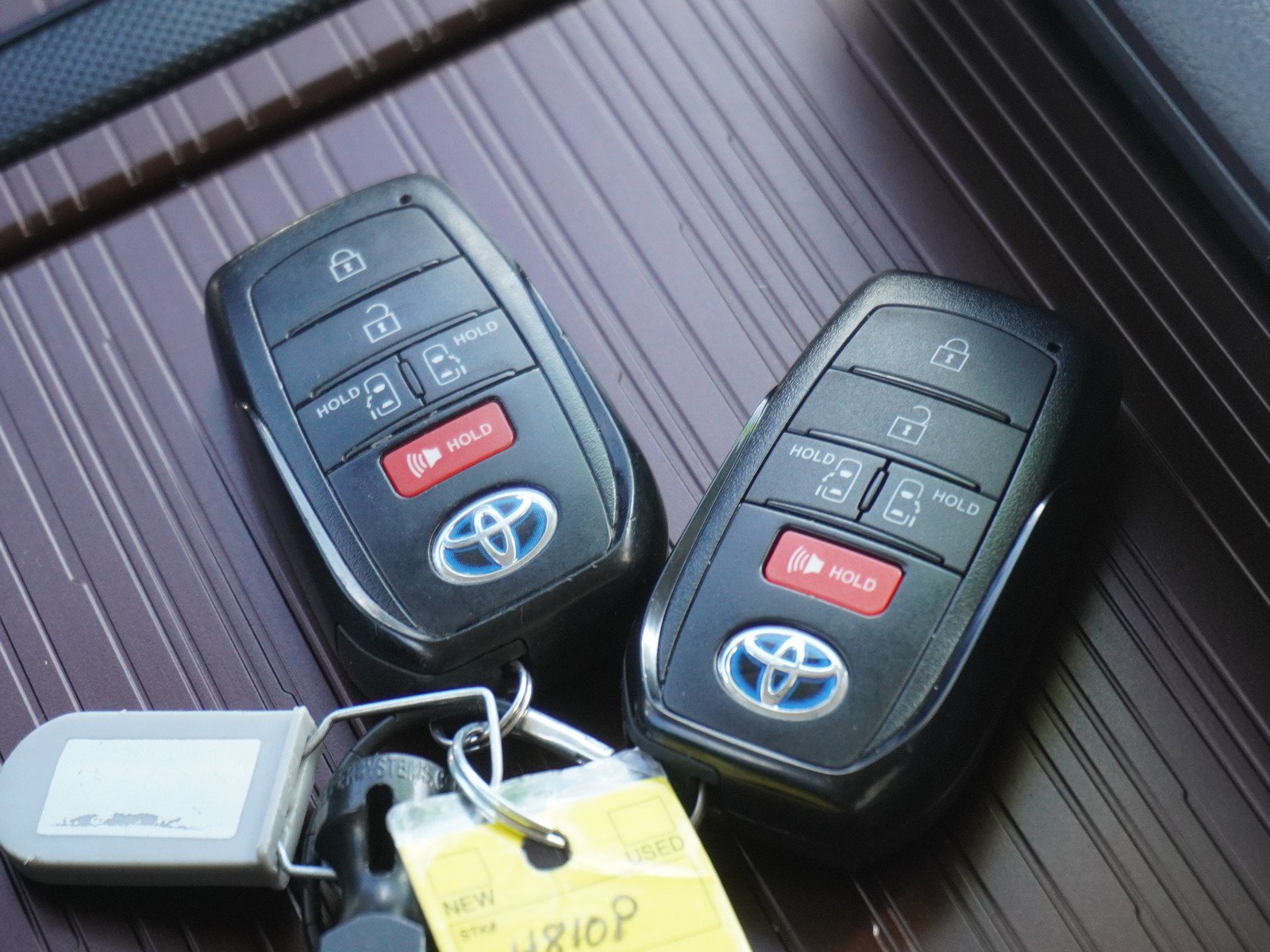 Used 2024 Toyota Sienna LE image 18