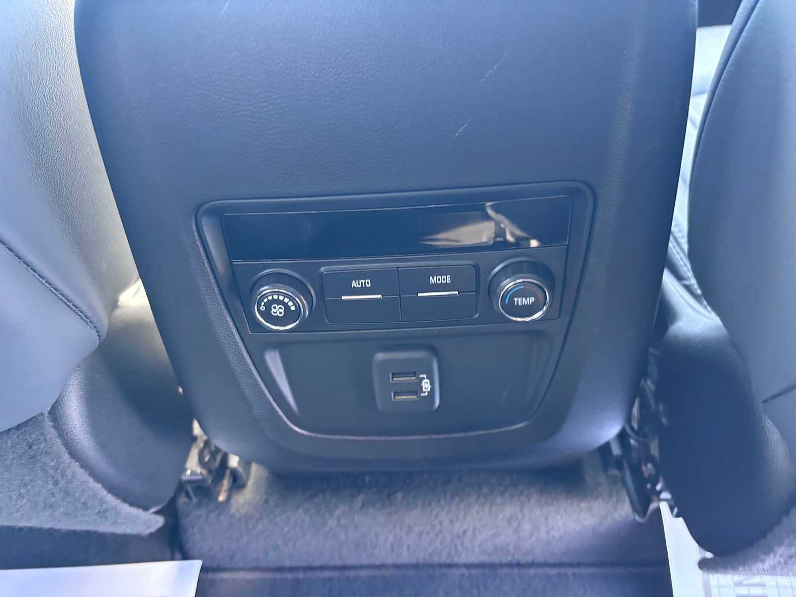 Used 2019 Buick Enclave Essence FWD image 16