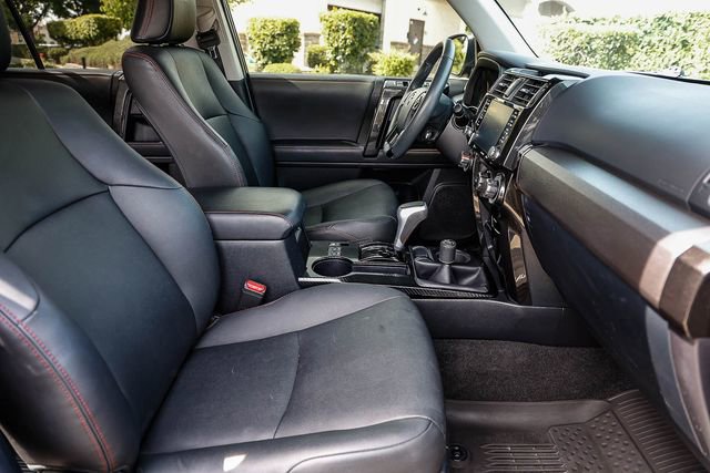 Used 2020 Toyota 4Runner TRD Off-Road Premium w/ Moonroof Package AWD/4WD image 20