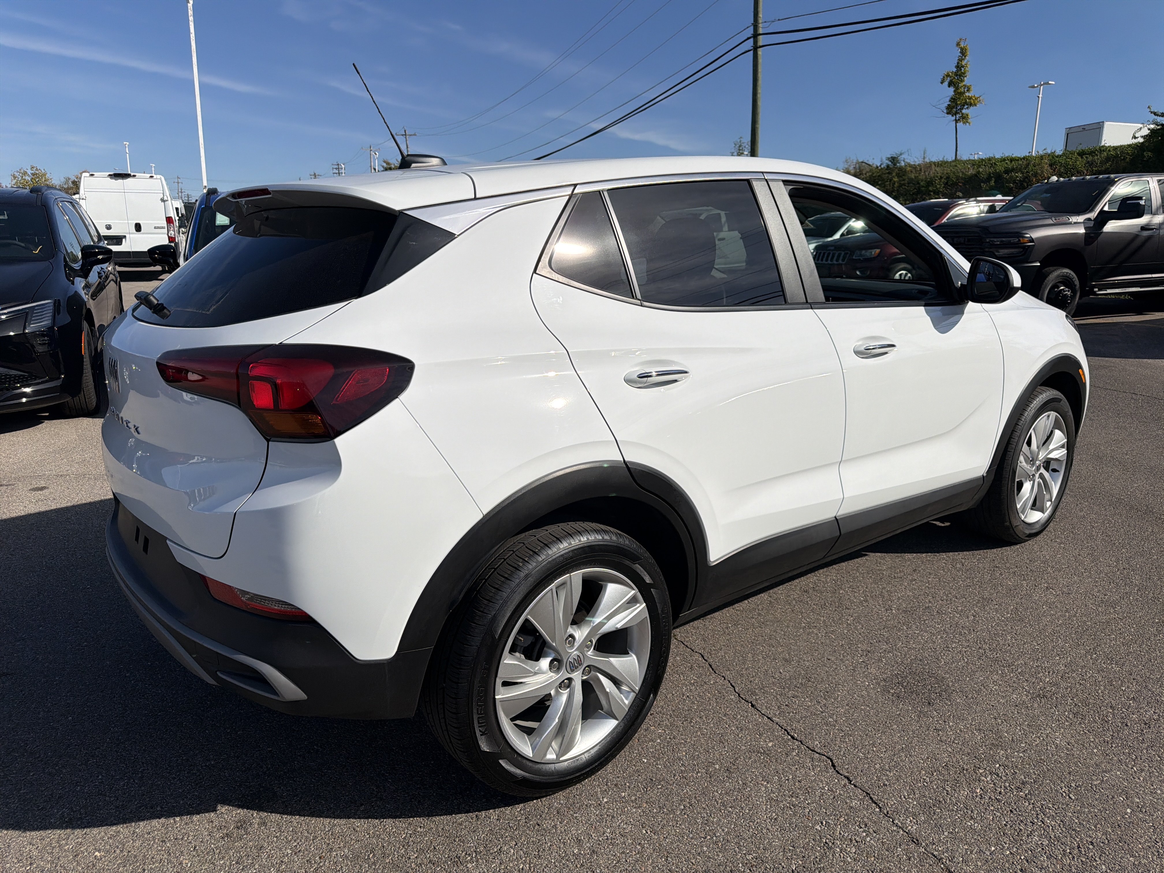 Used 2024 Buick Encore GX Preferred FWD image 11