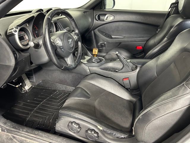 Used 2011 Nissan 370Z Touring w/ Sport Pkg image 16