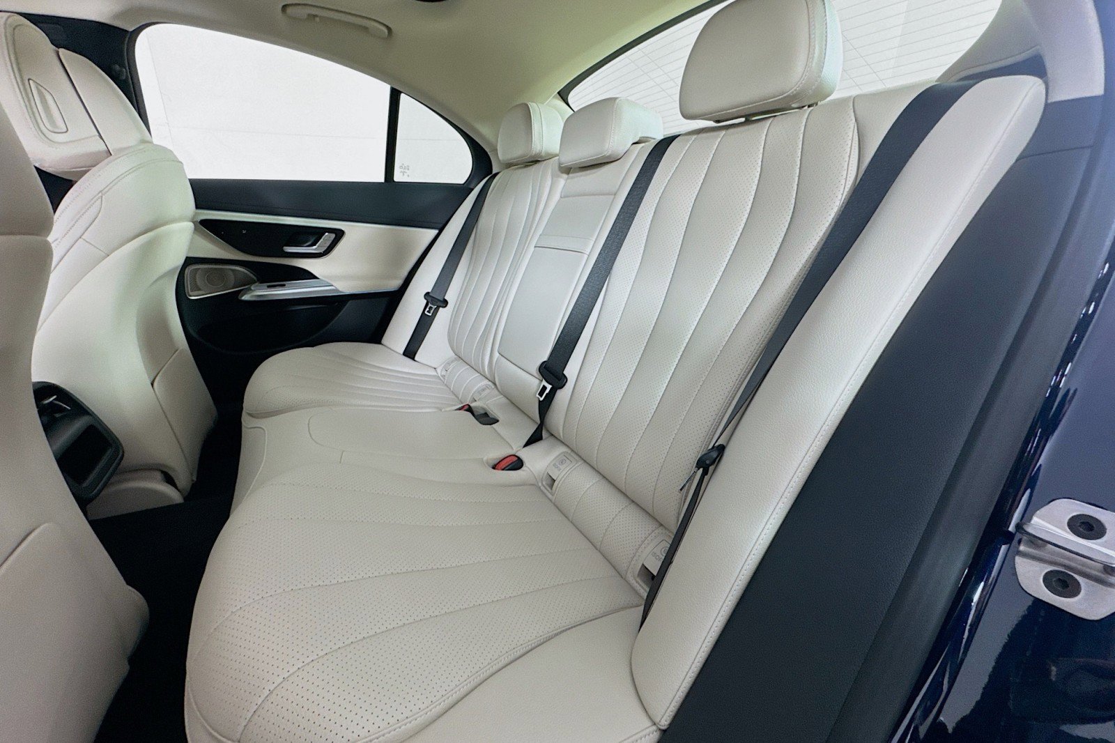 New 2026 Mercedes-Benz E 450 4MATIC Sedan image 7