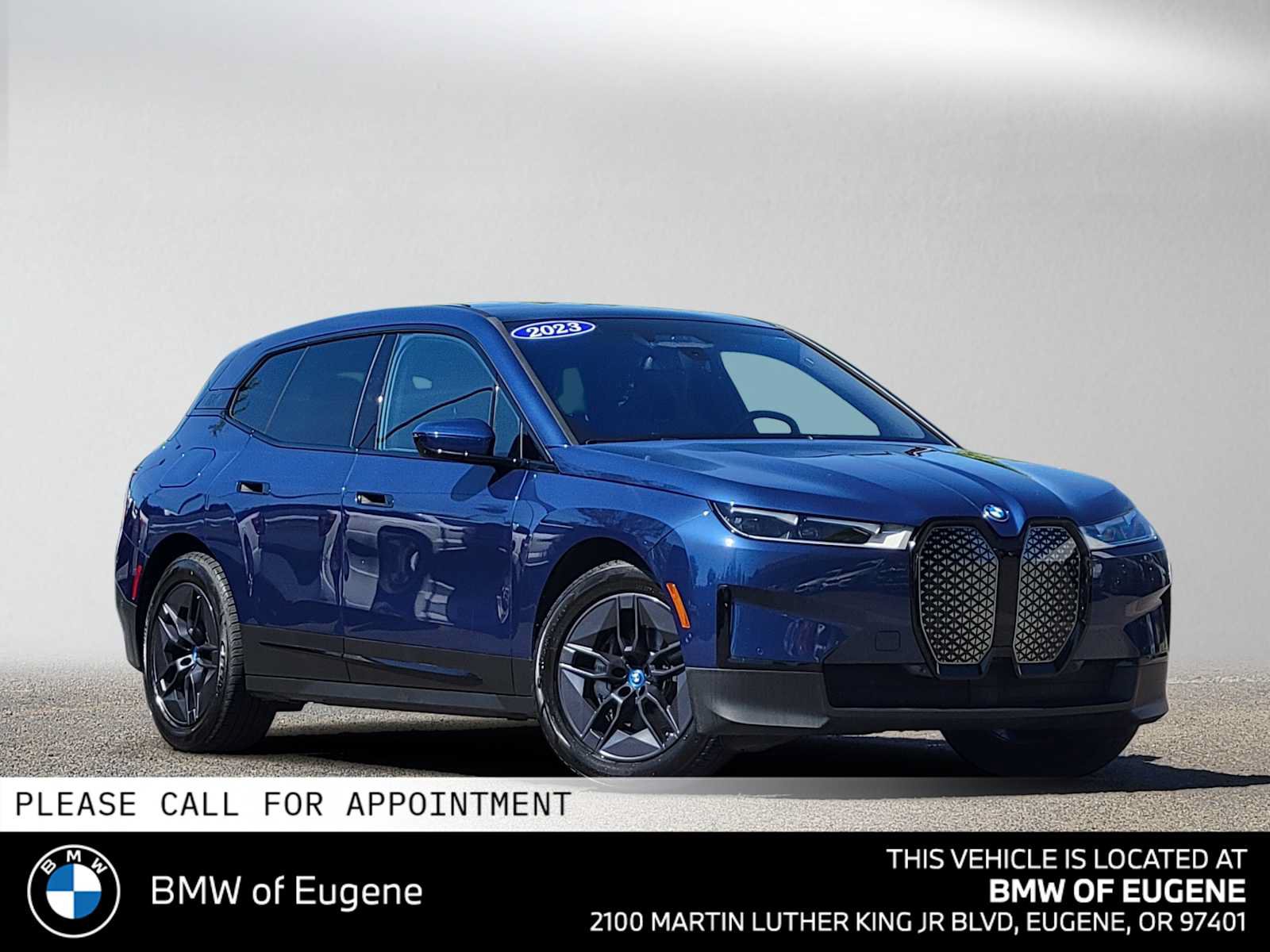 Used 2023 BMW iX xDrive50 w/ Premium Package AWD/4WD image 1