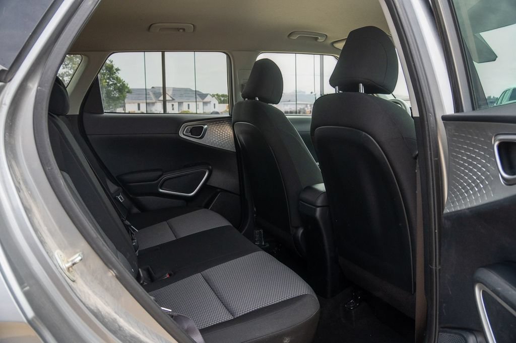 Used 2023 Kia Soul LX w/ LX Technology Package FWD image 23