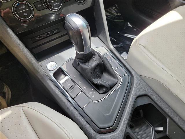 Used 2018 Volkswagen Tiguan SE w/ Panoramic Sunroof Package FWD image 23