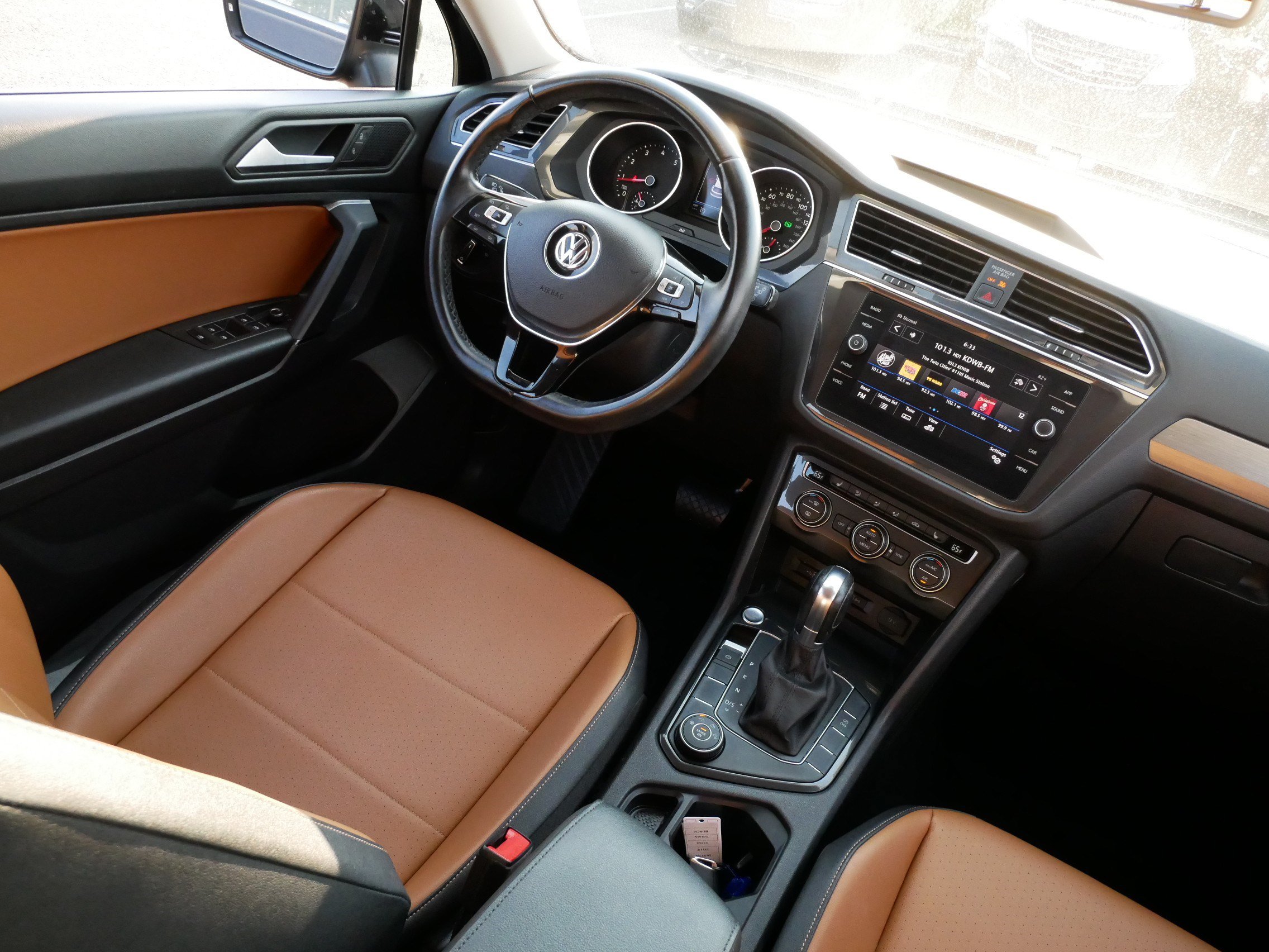 Used 2019 Volkswagen Tiguan SE w/ 3rd Row Seat Package AWD/4WD image 9