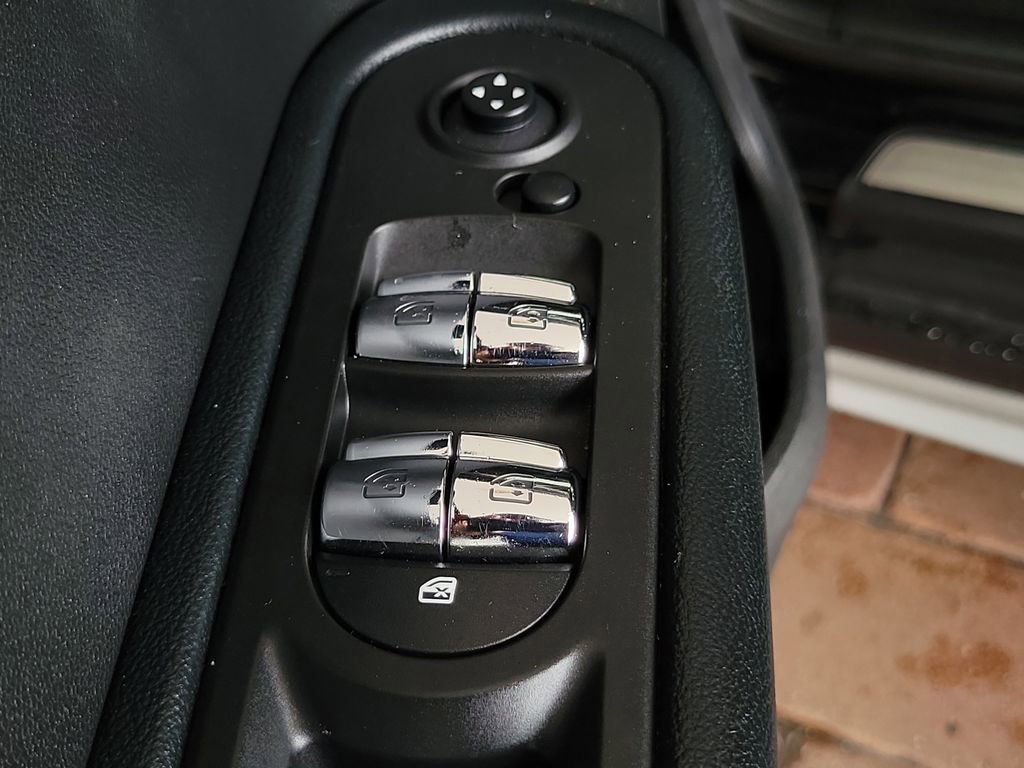 Used 2019 MINI Cooper Countryman FWD image 18