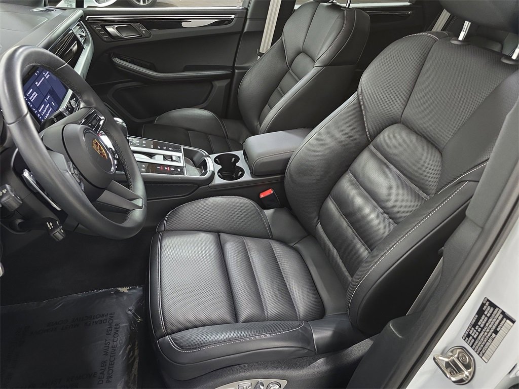 Used 2025 Porsche Macan GTS image 5