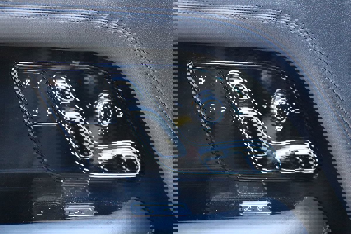 Used 2018 Land Rover Range Rover HSE image 38