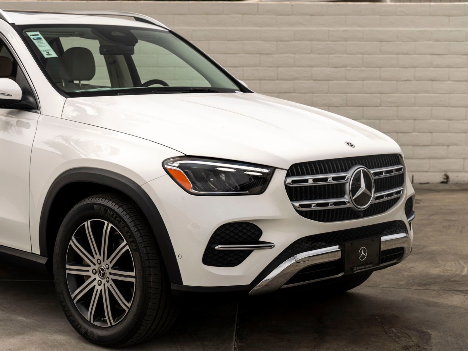Used 2025 Mercedes-Benz GLE 350 4MATIC image 3