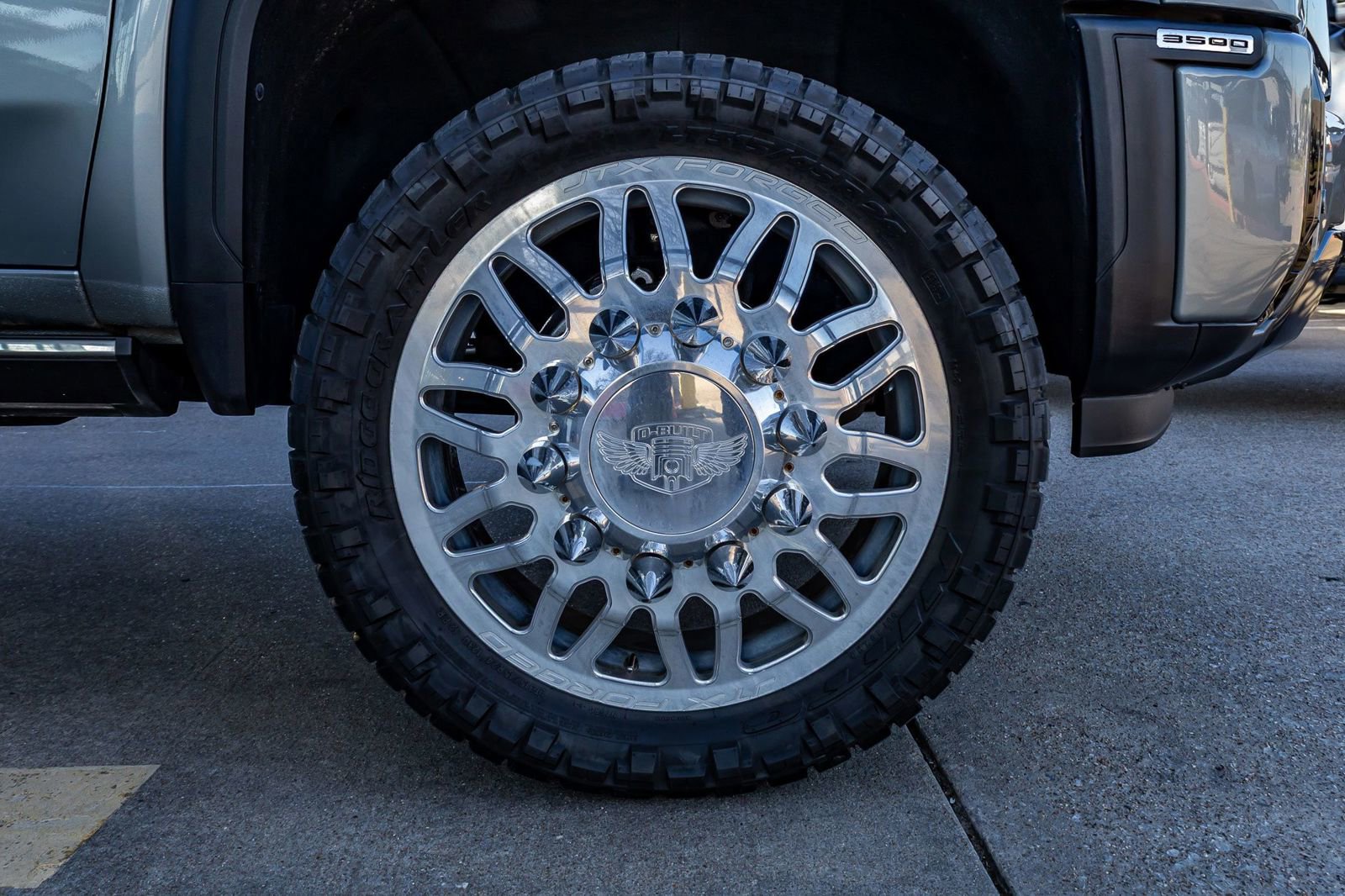 Used 2024 GMC Sierra 3500 Denali Ultimate AWD/4WD image 11