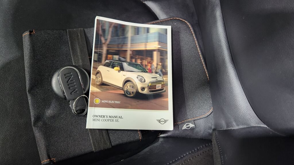 Used 2021 MINI Cooper SE w/ 6.5" Touchscreen Package FWD image 25