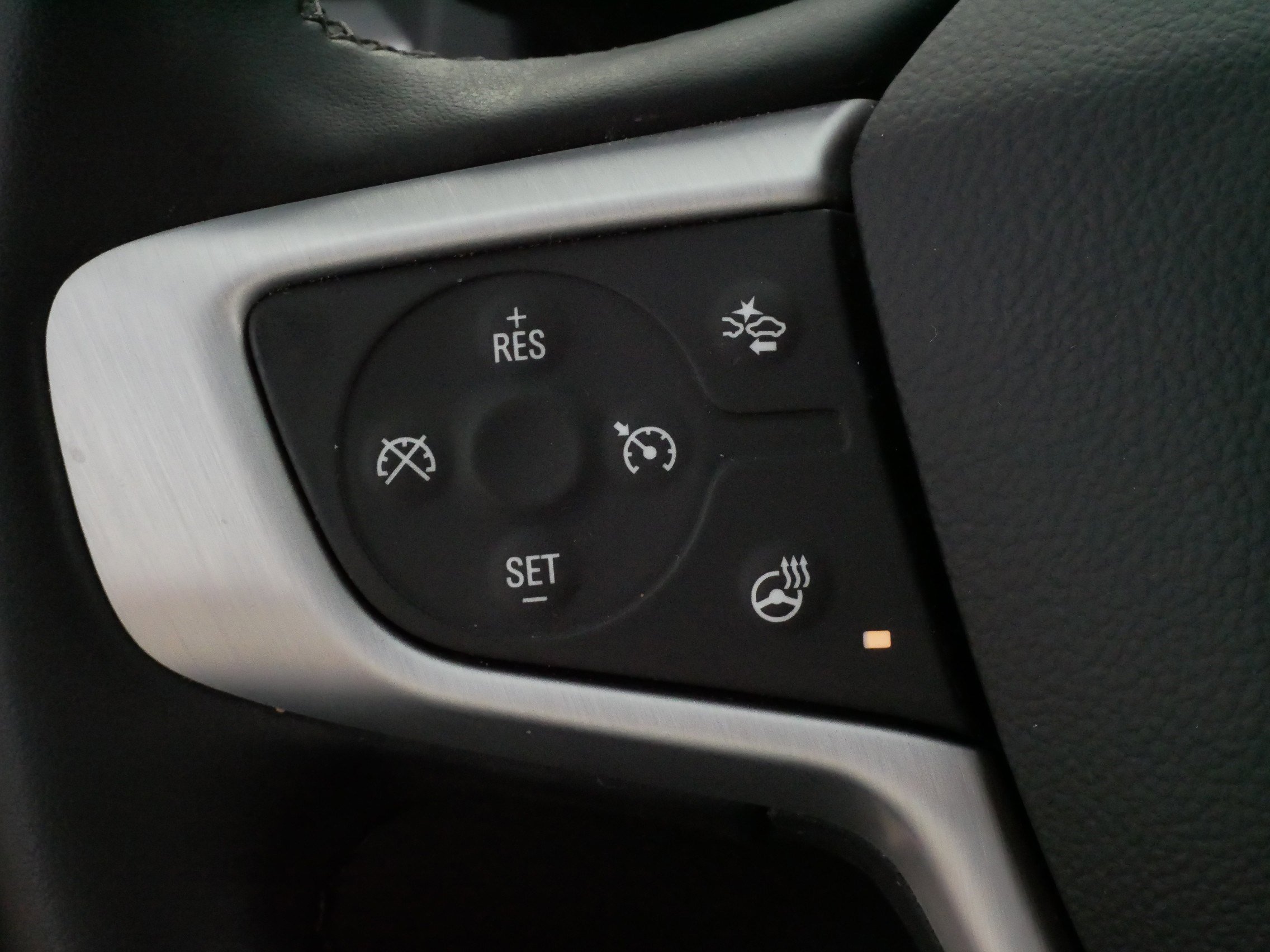 Used 2023 GMC Acadia SLT w/ Elevation Edition image 27