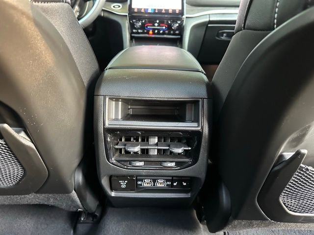 Used 2023 Jeep Grand Cherokee Limited image 36