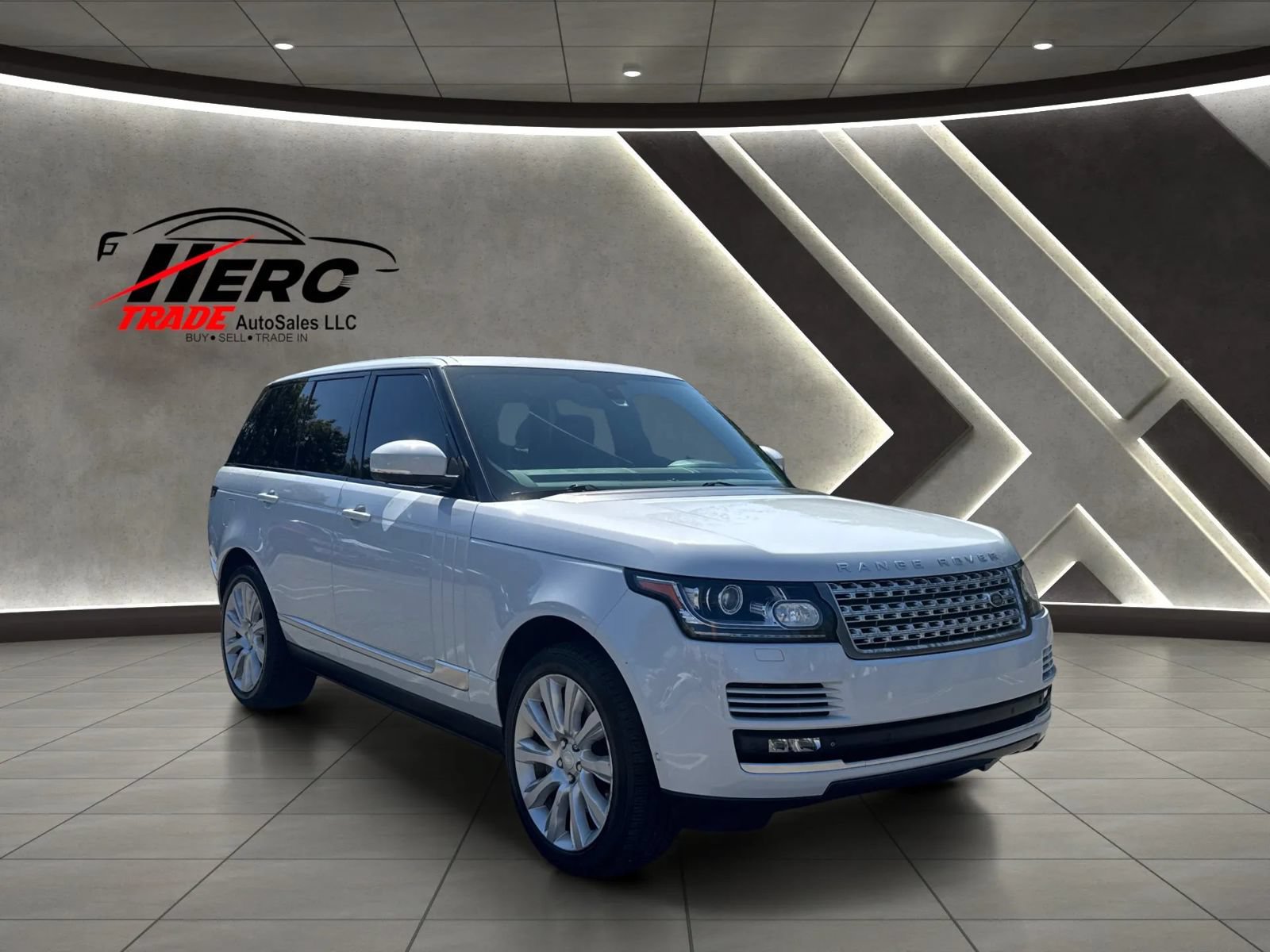 Used 2015 Land Rover Range Rover Supercharged AWD/4WD image 2
