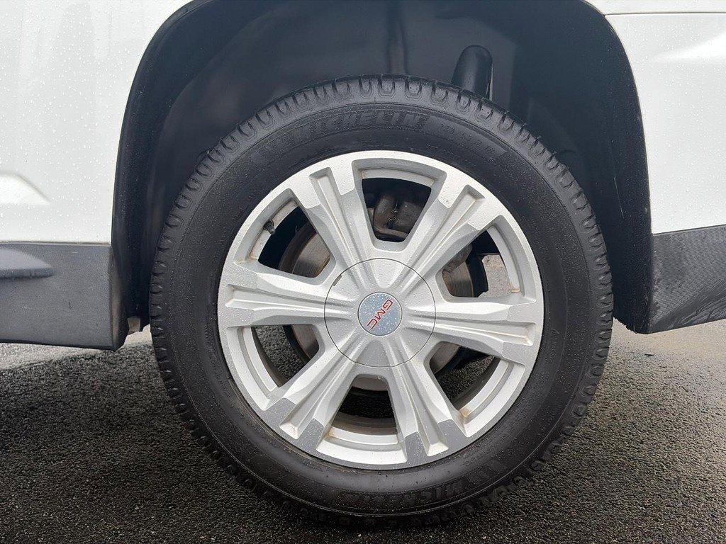 Used 2017 GMC Terrain SLE w/ Convenience Package image 9