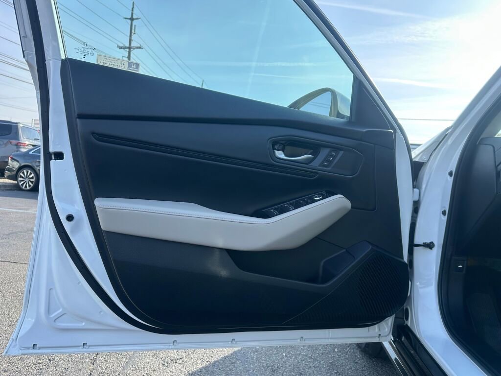 Used 2024 Honda Accord Touring image 8