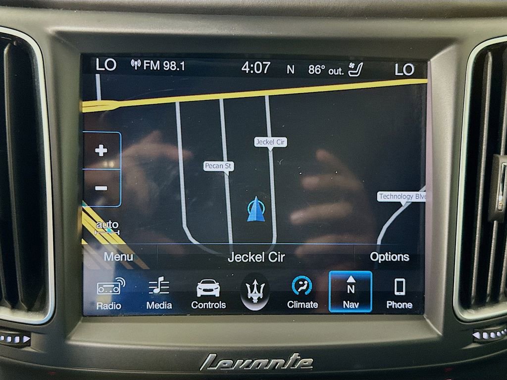 Used 2018 Maserati Levante S GranLusso AWD/4WD image 13